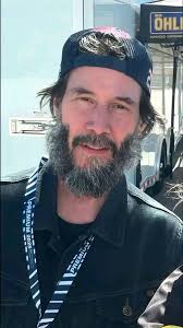 I love this group! I get to see so many beautiful places around the world  that I would love to visit. But it also shows me that no matter how far  apart