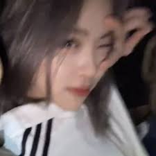 Maria Juana Correa (@tellmeemejota)