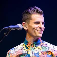 Mike Tompkins: albums, songs, concerts