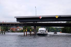 Rbb|24 ist das multimediale nachrichtenportal für berlin und brandenburg. Spreesperrung Fur Bruckenneubau Eine Halfte Der Salvador Allende Brucke Ist Bereits Montiert Kopenick