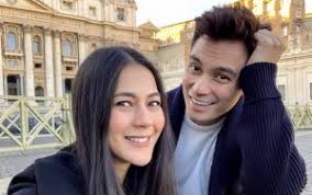 Bagikan kabar bahagia, paula verhoeven menunjukkan hasil tes positif hamil. Baim Wong Sebut Istrinya Makin Manja Paula Verhoeven Hamil