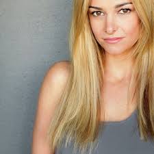 Kirsty Lee Allan (@kirstyleeallan)