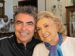 Eva Wilma, aos 89 anos, é internada para tratar problemas cardíacos e renais