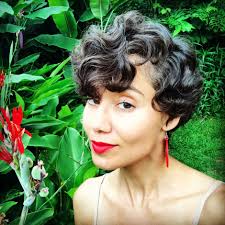 This short hair has been popular recently, but this is not a new hairstyle that has just become popular. 7 Ways To Grow Out A Pixie With Naturally Curly Hair Curl On A Mission