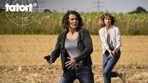 Drehbuchautor und regisseur martin eigler konfrontiert die kommissarinnen lena odenthal (ulrike folkerts) und johanna stern (lisa bitter) am sonntag, dem 11. D1s 3szmbfhjfm