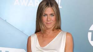 Aniston, who has 37.7 million followers on instagram, rose to fame as rachel green in u.s. U9rpr4rkfqzqvm