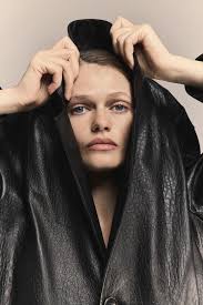 Photographer: @ShushanikPhotogrpahy Styling: @farahelbastani Content...