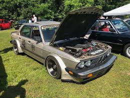 V12 M70 engine in an E9?