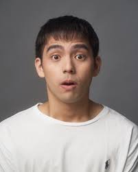 raymondcauilanphotography back at it 🤝🏼 📸 : @raymondcauilan 🙎🏻‍♂️:  @lionelfabros