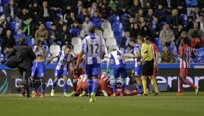 Fernando josé torres sanz (spanish pronunciation: Watch Fernando Torres Get Knocked Out As He Lands On His Head After An Aerial Duel In La Liga Clash Ibtimes India