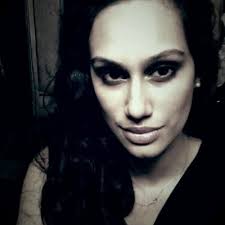 Danielle Claire Dias (DanielleClaireD@)