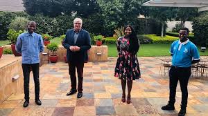 Håkan juholt on the other hand, was the former leader of the social democratic party in sweden. Hakan Juholt Prioriterar Att Na Ut Till Unga Sydafrika Facebook