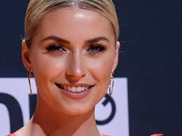 Since flash is no longer supported after the end of 2020, you need to use the downloadable launcher to continue playing stardoll. Lena Gercke Zeigt Babybauch In Voller Pracht Stars Vol At
