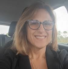 Laurie Mack's Instagram, Twitter & Facebook