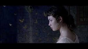 Un an plus tard, elle part pour paris où elle apprend le français en seulement six mois. The Ring Finger Trailer Accent Films Youtube