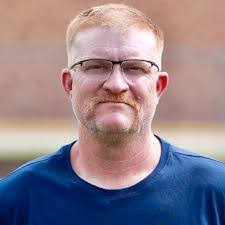 Chris Mccartney's Instagram, Twitter & Facebook