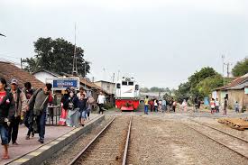 Check spelling or type a new query. Jalur Kereta Rangkasbitung Merak Lumpuh Penumpang Naik Angkot Radarbanten Co Id