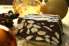 Iniziate a preparare il dolce tritando le mandorle, facendole cuocere in forno a 100 gradi per circa mezz'ora e girandole di tanto in tanto. Torrone Al Cioccolato E Mandorle Ricetta Natalizia Semplicissima