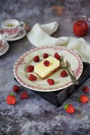 Les 3 ingrédients sont mélangés intimement et mis en topping sur le cheese cake. Cheesecake Glace Au Coulis De Fraises On Dine Chez Nanou