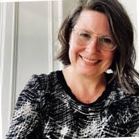 Heather Cleland's Instagram, Twitter & Facebook