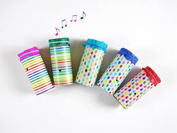 Comment Fabriquer Un Kazoo En Couleurs Fabriquer Instrument De Musique Instruments De Musique Maison Bricolage Instrument De Musique