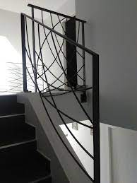 Décoration & aménagement rampe escalier en inox fabrication de systèmes global garde corps et rampes escalier avec divers style moderne. Garde Corps Rambardes Balustrades En Metal Rambarde Escalier Escalier Escalier Contemporain