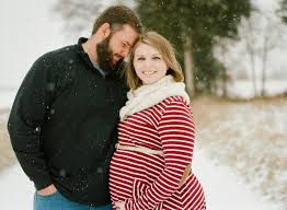Winter maternity clothes for photoshoot. What To Wear For A Winter Maternity Photo Session Nashville Maternity Photographers Nashville Family Photographers Jenna Henderson Baby Family Portraits