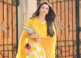 Deepika padukone's first bollywood film, om shanti. Chhapaak Day 2 Estimates Deepika Padukone S Film Shows A Limited Growth At The Box Office Bollywood Box Office Bollywood Hungama