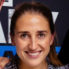 Polly Harding's Instagram, Twitter & Facebook