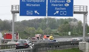 Aachen Wurselen Smarts Zusammengestossen A4 Am Aachener Kreuz Zeitweise Gesperrt