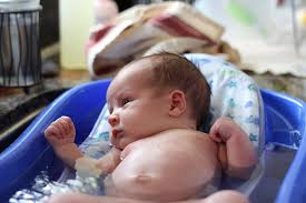 Baby was crying but otherwise seemed ok, i fed her and she calmed down. 1st Submerged Bath Not The Head I Hear That S Import Andrew Lefkowits Flickr