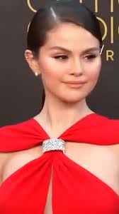 Why can't Selena stand Blake? Here's the awkward truth #selenagomez  #blakelively