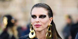 Julia Fox Was Stoned During That "Uncut Gems" Interview