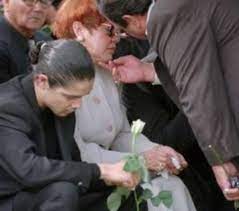 El funeral de Selena Quintanilla: el remordimiento del padre por su  controvertida decisión