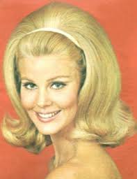 Himalayan Bulbul Elvis Presley hairstyle