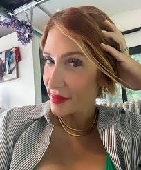 RED HOLIDAY LIPS 💋