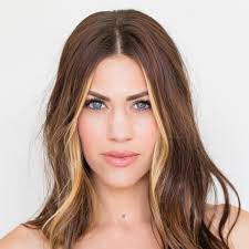 Gretchen Martin's Instagram, Twitter & Facebook