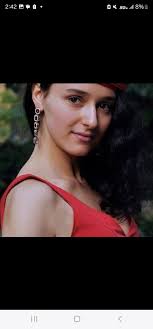 Hello, I'm Heinrich and something to know about me is .thanks to joining ,  my English is not good. And my name is Klara