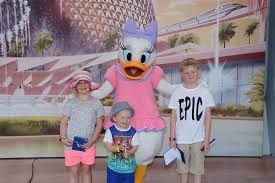 The Time I Took My Kids 6000 Miles To Disneyland Happy Happy Teen Meeting Daisy Duck Disney