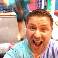 Leedon Carl Elwood (@leedon_carl)