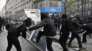 La manifestation du 12 décembre 2019 a rassemblé entre 2 700 (police) et 7 000 (syndicats) manifestants à rouen. France Manifestation Contre La Reforme Des Retraites Des Violences A Paris