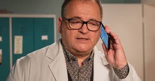 In aller Freundschaft: Nach dem Ausstieg – Was macht Michael Trischan  heute? - TV SPIELFILM