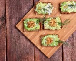 Canapes Minceur Aux Avocats Et Aux Noix Http Www Fourchette Et Bikini Fr Recettes Recettes Minceur Canapes Minceur Aux Avocat Recettes Minceur Noix Recette