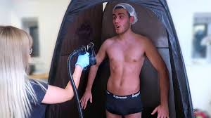Последние твиты от alfie deyes (@alfiedeyes). Alfie Deyes On Twitter My First Spray Tan Https T Co Fiqsuk8eie