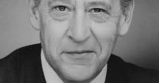 厄爾·波恩(Earl Boen)簡介及電影作品- Enjoy Movie