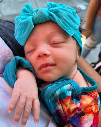 Stephanie Tefft's Instagram, Twitter & Facebook