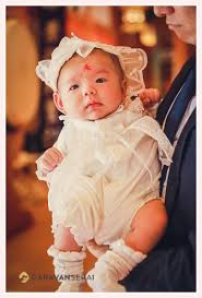 関西の風習 お宮参り時に赤ちゃん 男の子 のおでこに 大 の文字を書きます 景行天皇社 愛知県長久手市 news blog 愛知 名古屋の女性フォトデザイナー キャラバンサライ フラワーガールドレス お宮参り 赤ちゃん 男の子