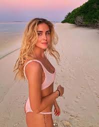Pensa che sua sorella chiara sia la numero uno, ma non si è mai sentita in competizione con lei. Definita Grassa Su Instagram Valentina Ferragni Replica Le Parole Pesano Gazzetta Del Sud
