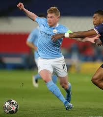 Manchester city midfielder kevin de bruyne has won the 2021 men's pfa players' player of the year, while chelsea forward fran kirby has won the women's award. Kevin De Bruyne Vs Psg Showcased His Mastery Of False 9 Role
