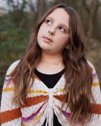 Jewel Evans's Instagram, Twitter & Facebook